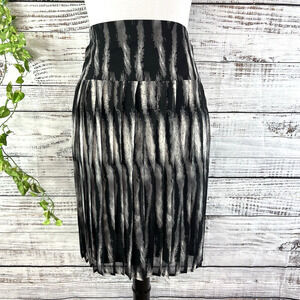 Christopher & Banks Skirt size 14 Petite Black Gray Sheer Pleated Above Knee